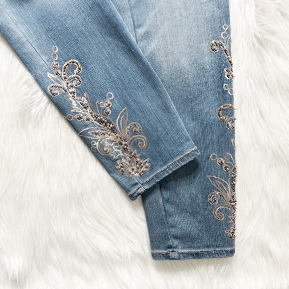 SOLD-NWT White House Black Market Embellished Skinny Jeans Size 6 Long Length - Picture 5 of 11